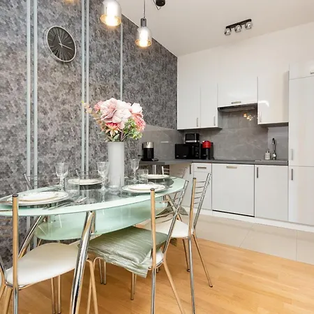 Park Arkadia Apartment With Parking Mokotow By Noclegi Renters Варшава Екстер'єр фото